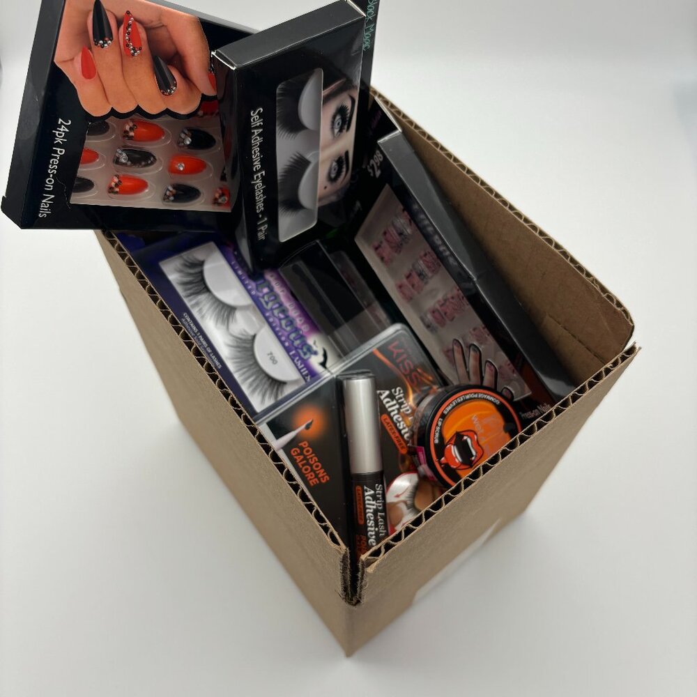 Random Surprise Mystery Halloween Themed Makeup Press-On Nails False Lashes New